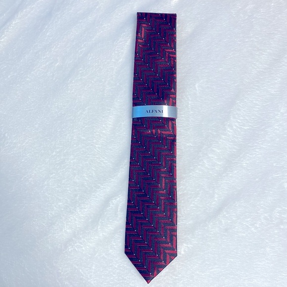 (5/$25 SALE ✅) ALFANI  Mens Devon Red Silk Blend Professional Business Necktie - Picture 5 of 6